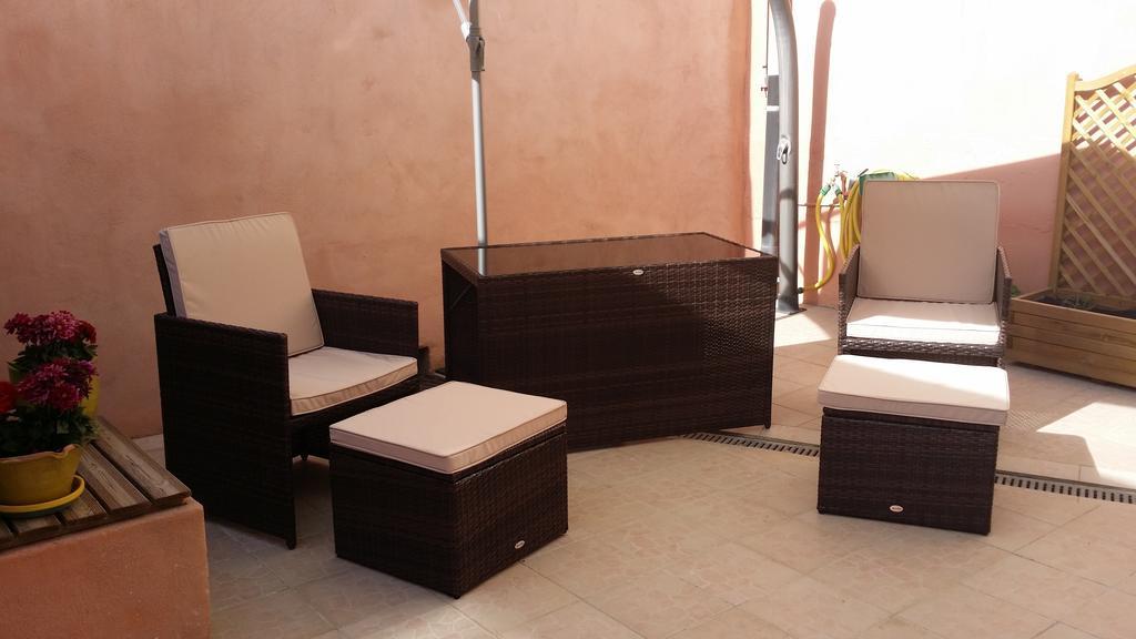 Les Portes Du Soleil Bed and Breakfast Capestang Exterior foto
