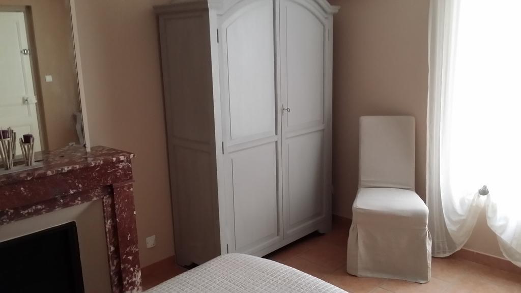 Les Portes Du Soleil Bed and Breakfast Capestang Exterior foto